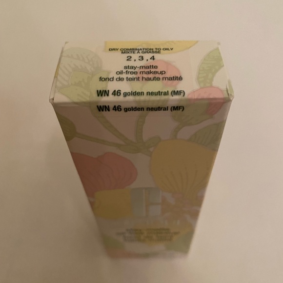 Clinique - stay matte oil free makeup - WN46 golden-neutral - Picture 3 of 3